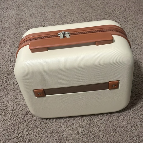 Mini travel case - Picture 3 of 9